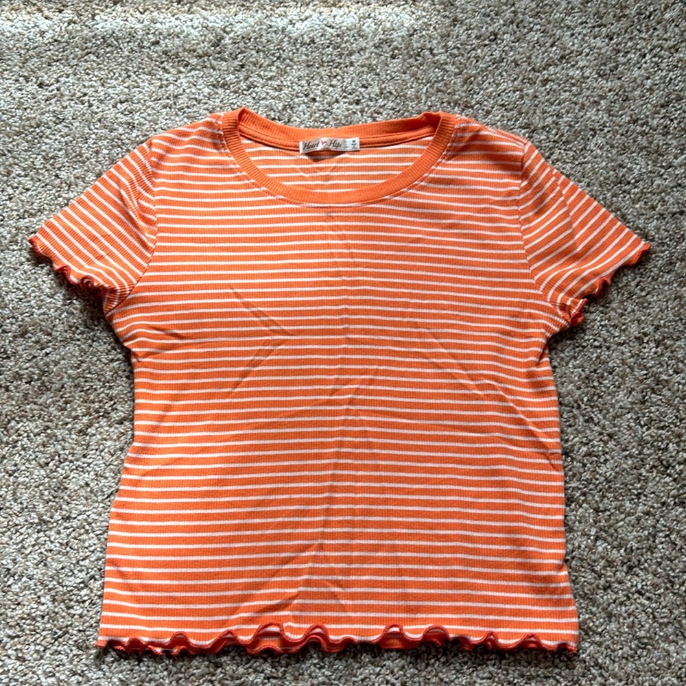 Heart & Hips Baby Tee Women’s Medium